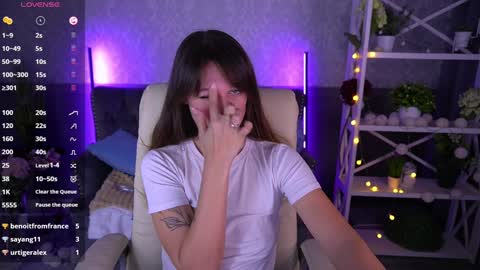 Snapshot of dreamylinaaa chatting on February 4, 10:21 am Lina online show from February 4, 10:21 am