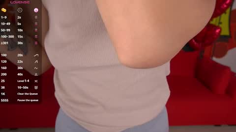 Snapshot of dreamylinaaa chatting on February 19, 7:28 am Lina online show from February 19, 7:28 am