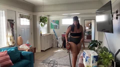 RIRI OR DREAMY online show from December 15, 9:20 pm