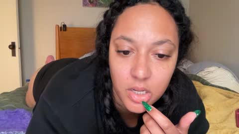 RIRI OR DREAMY online show from December 22, 7:52 pm