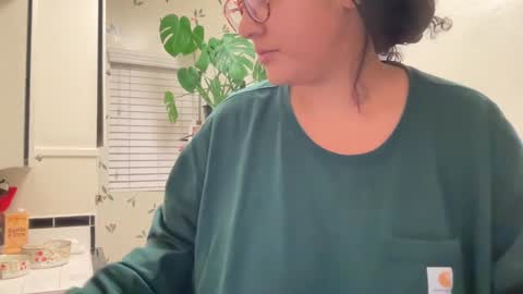 RIRI OR DREAMY online show from January 8, 1:53 am