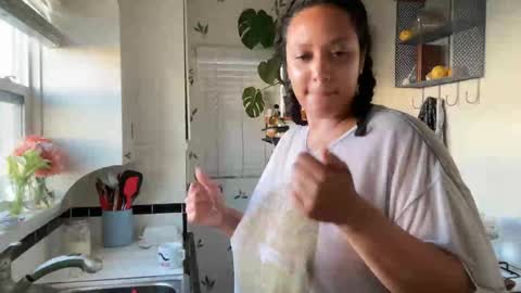 RIRI OR DREAMY online show from January 18, 4:31 pm