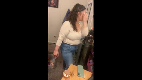 Snapshot of drippykitty888 chatting on December 13, 7:53 pm Drippy kitty online show from December 13, 7:53 pm