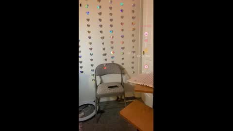 Snapshot of drippykitty888 chatting on December 14, 7:58 am Drippy kitty online show from December 14, 7:58 am