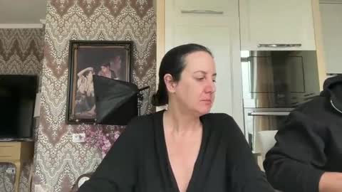 Snapshot of drresa chatting on February 25, 9:53 am Dr. Resa online show from February 25, 9:53 am