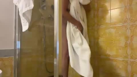 Snapshot of drresa chatting on October 4, 12:47 pm Dr. Resa online show from October 4, 12:47 pm