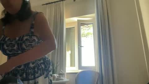 Snapshot of drresa chatting on October 6, 8:34 am Dr. Resa online show from October 6, 8:34 am