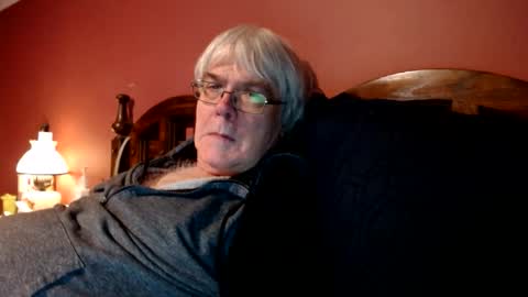 Snapshot of dug38 chatting on December 29, 1:38 pm Doug online show from December 29, 1:38 pm