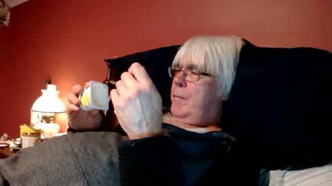 Snapshot of dug38 chatting on December 29, 10:57 pm Doug online show from December 29, 10:57 pm