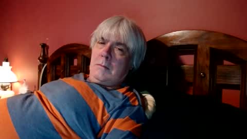 Snapshot of dug38 chatting on January 4, 11:43 am Doug online show from January 4, 11:43 am