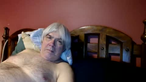 Snapshot of dug38 chatting on January 8, 2:14 am Doug online show from January 8, 2:14 am