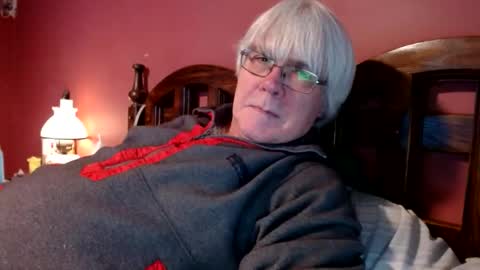 Snapshot of dug38 chatting on January 8, 5:05 pm Doug online show from January 8, 5:05 pm