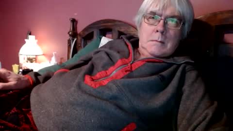 Snapshot of dug38 chatting on January 9, 12:19 pm Doug online show from January 9, 12:19 pm