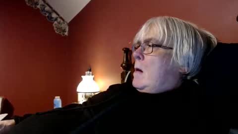 Snapshot of dug38 chatting on January 18, 6:10 pm Doug online show from January 18, 6:10 pm