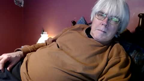 Snapshot of dug38 chatting on February 2, 11:42 pm Doug online show from February 2, 11:42 pm