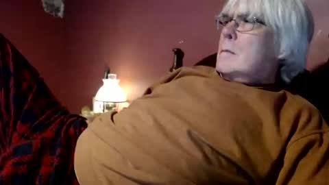 Snapshot of dug38 chatting on February 3, 2:47 am Doug online show from February 3, 2:47 am