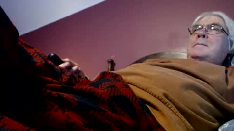 Snapshot of dug38 chatting on February 5, 6:04 pm Doug online show from February 5, 6:04 pm