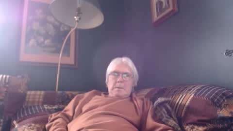 Snapshot of dug38 chatting on February 5, 9:07 pm Doug online show from February 5, 9:07 pm