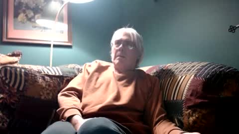 Snapshot of dug38 chatting on February 6, 12:11 am Doug online show from February 6, 12:11 am