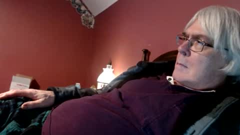 Snapshot of dug38 chatting on February 11, 12:49 am Doug online show from February 11, 12:49 am