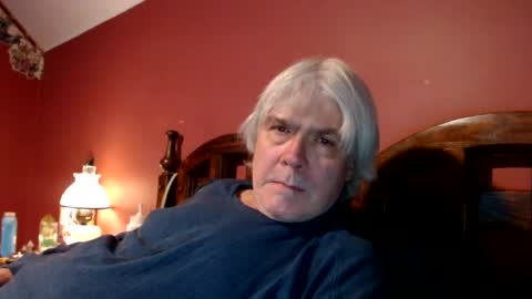 Snapshot of dug38 chatting on February 14, 3:22 am Doug online show from February 14, 3:22 am