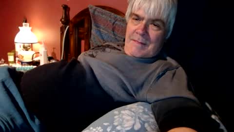 Snapshot of dug38 chatting on March 5, 2:57 am Doug online show from March 5, 2:57 am