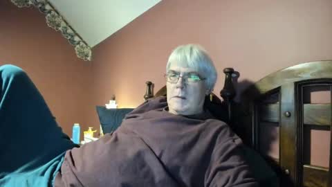 Snapshot of dug38 chatting on September 11, 12:27 pm Doug online show from September 11, 12:27 pm