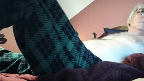 Snapshot of dug38 chatting on October 5, 11:52 am Doug online show from October 5, 11:52 am