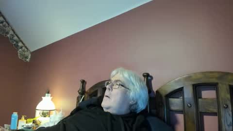 Snapshot of dug38 chatting on October 17, 3:58 pm Doug online show from October 17, 3:58 pm