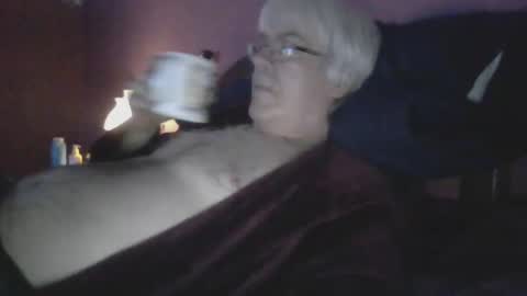 Snapshot of dug38 chatting on October 22, 11:43 am Doug online show from October 22, 11:43 am