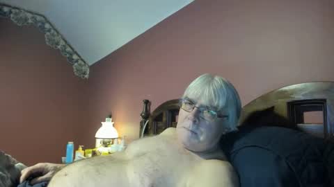 Snapshot of dug38 chatting on October 28, 2:37 am Doug online show from October 28, 2:37 am