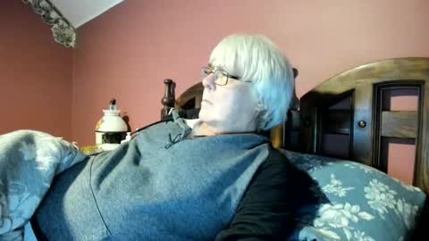 Snapshot of dug38 chatting on November 2, 1:30 am Doug online show from November 2, 1:30 am