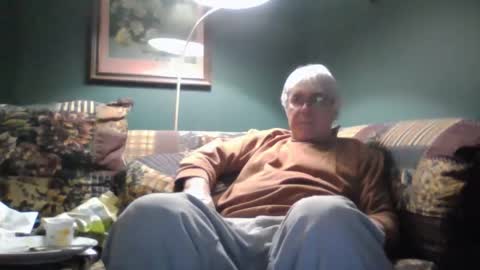 Snapshot of dug38 chatting on November 15, 12:30 am Doug online show from November 15, 12:30 am