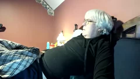 Snapshot of dug38 chatting on November 30, 12:20 pm Doug online show from November 30, 12:20 pm