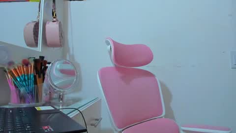 Dulce  online show from January 15, 9:20 pm