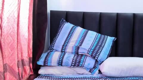 Dulce  online show from January 21, 3:10 pm