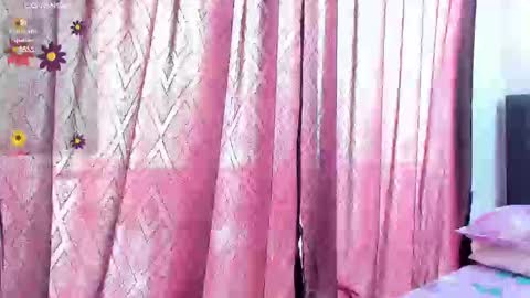 Dulce  online show from February 19, 4:33 pm