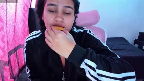 Dulce  online show from November 7, 2:06 pm