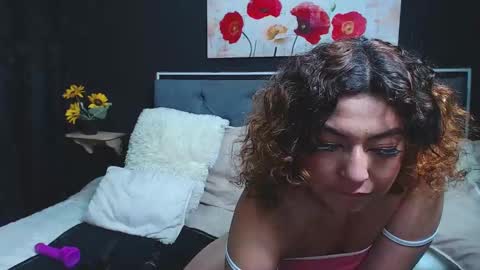 Snapshot of dulce_celeste15 chatting on December 7, 2:31 am C E L E S T E online show from December 7, 2:31 am