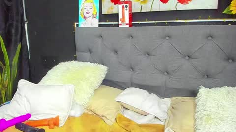 Snapshot of dulce_celeste15 chatting on January 23, 11:15 pm C E L E S T E online show from January 23, 11:15 pm