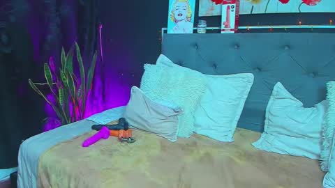 Snapshot of dulce_celeste15 chatting on January 25, 2:15 am C E L E S T E online show from January 25, 2:15 am