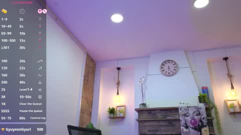 Snapshot of dulce_celeste15 chatting on November 18, 9:19 pm C E L E S T E online show from November 18, 9:19 pm