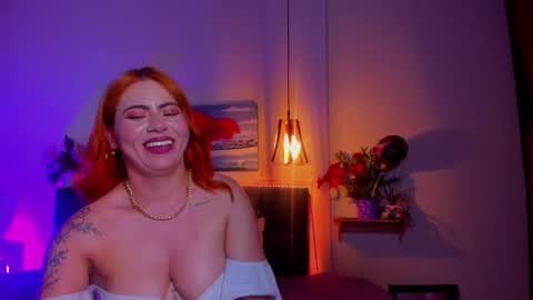 Snapshot of dulce_charlottee chatting on February 6, 12:33 am DULCE online show from February 6, 12:33 am