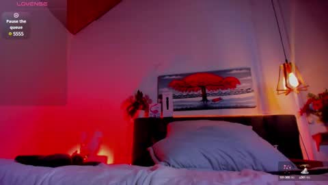 Snapshot of dulce_charlottee chatting on February 10, 11:34 pm DULCE online show from February 10, 11:34 pm