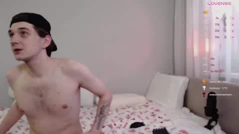 Snapshot of duomoon chatting on December 5, 11:16 am SashaAlex online show from December 5, 11:16 am