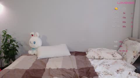 Snapshot of duomoon chatting on January 17, 9:17 am SashaAlex online show from January 17, 9:17 am