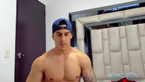 duran_dhikol1 online show from February 6, 1:05 am