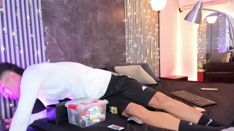 Duriel online show from January 2, 12:24 pm