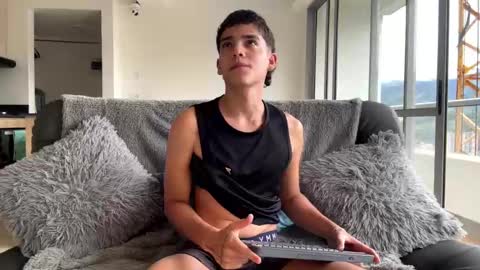 Dustin online show from October 10, 6:29 pm