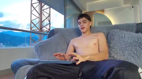 Dustin online show from November 6, 10:43 pm